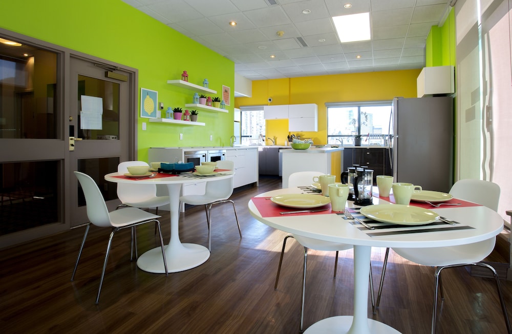 Grand Park Hotel & Suites Downtown Vancouver, Ascend Hotel Collection 53/63