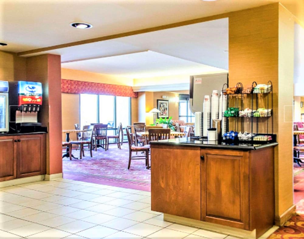 Comfort Inn and Suites York, PA 10/44