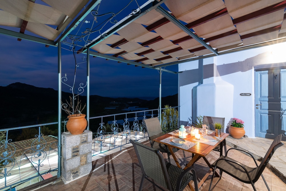 Sarakinas Residences [VR] 25/50