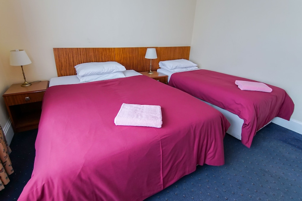 Avoca House Hotel 11/46