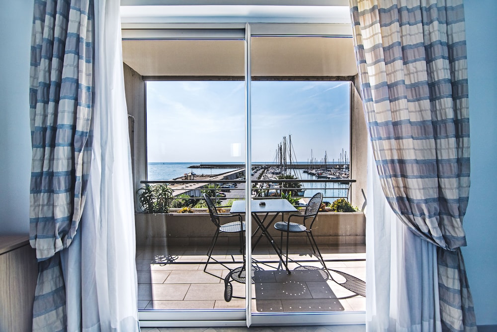 Aregai Marina Hotel Residence 2/67