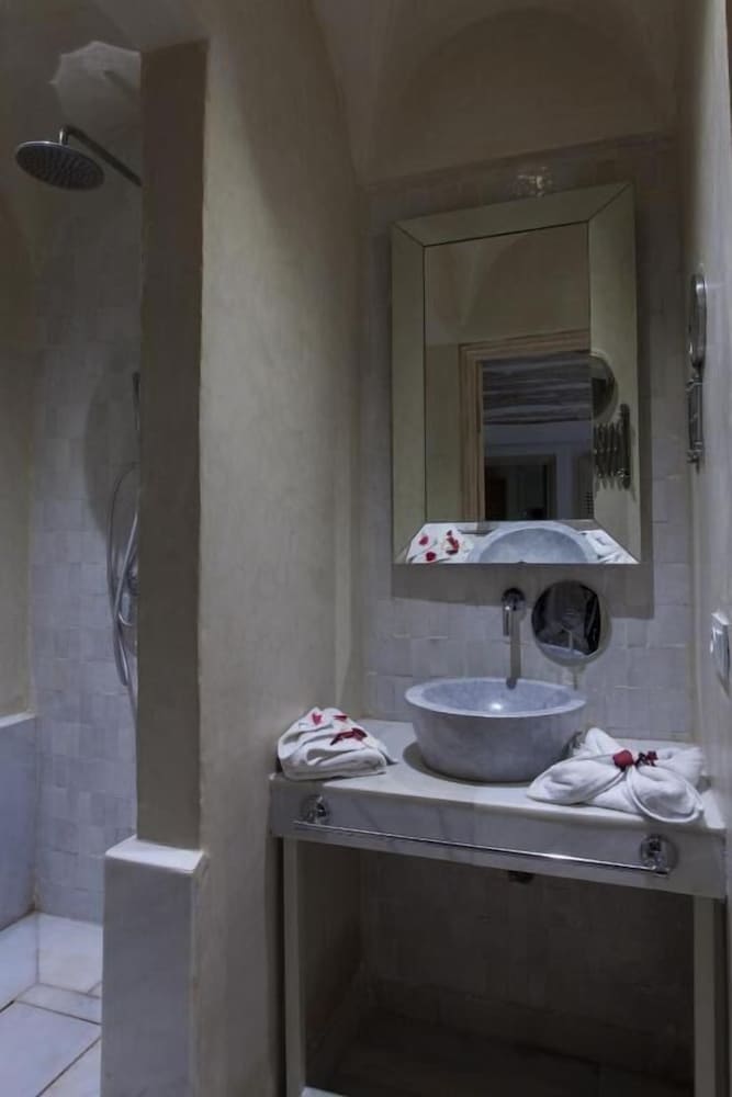 Bck Art Riad 41/43