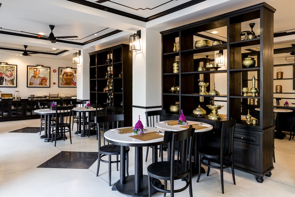 Mora Boutique Hotel 42/48