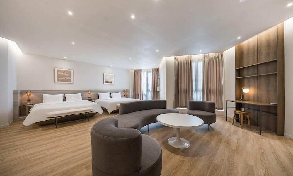 Suite, 2 King Beds, New Building a، Brown Dot Hotel Masan 2/3