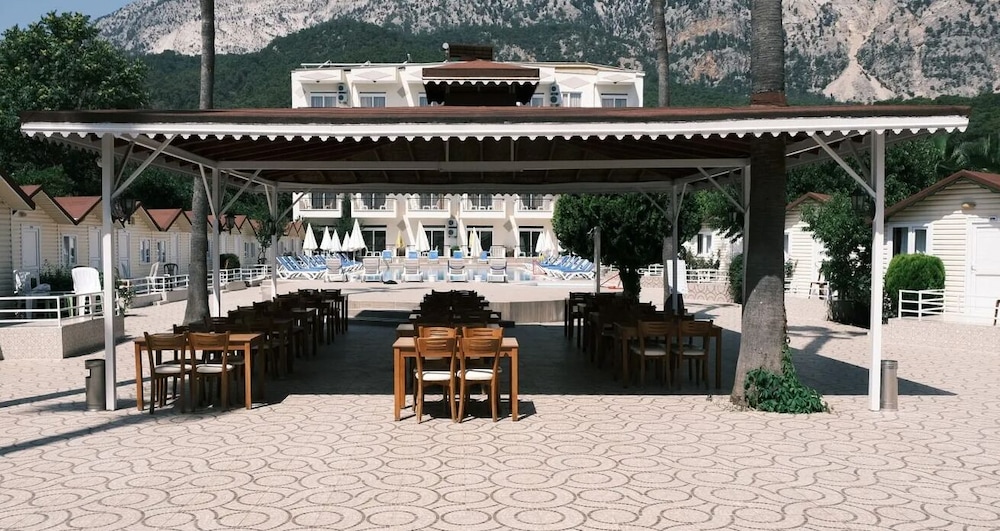 Imeros Hotel 2/25