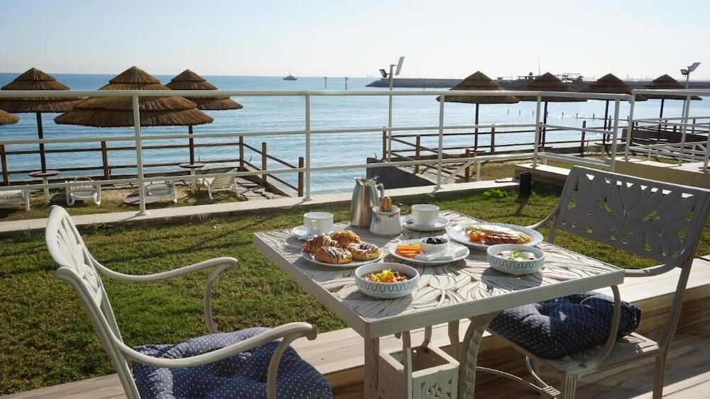 Al Kout Beach Hotel 28/36