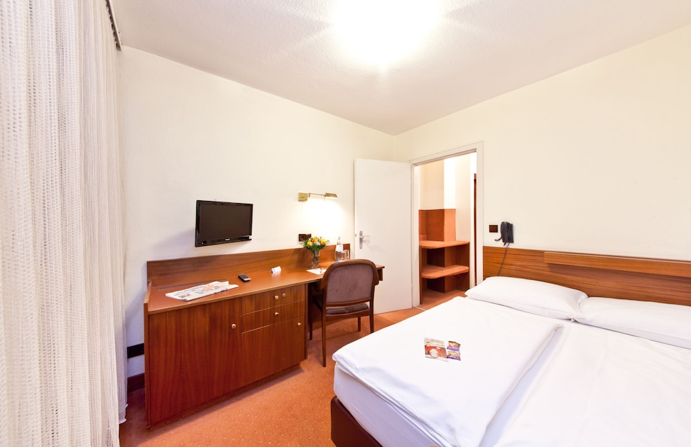 PLAZA INN Rieker Stuttgart Hauptbahnhof 28/65