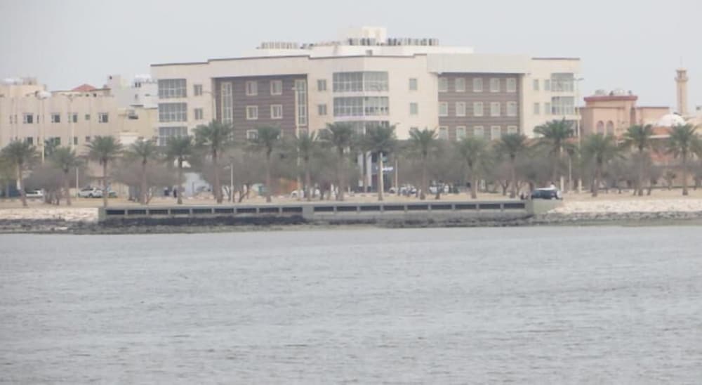 Golden Garden Al Corniche 40/50