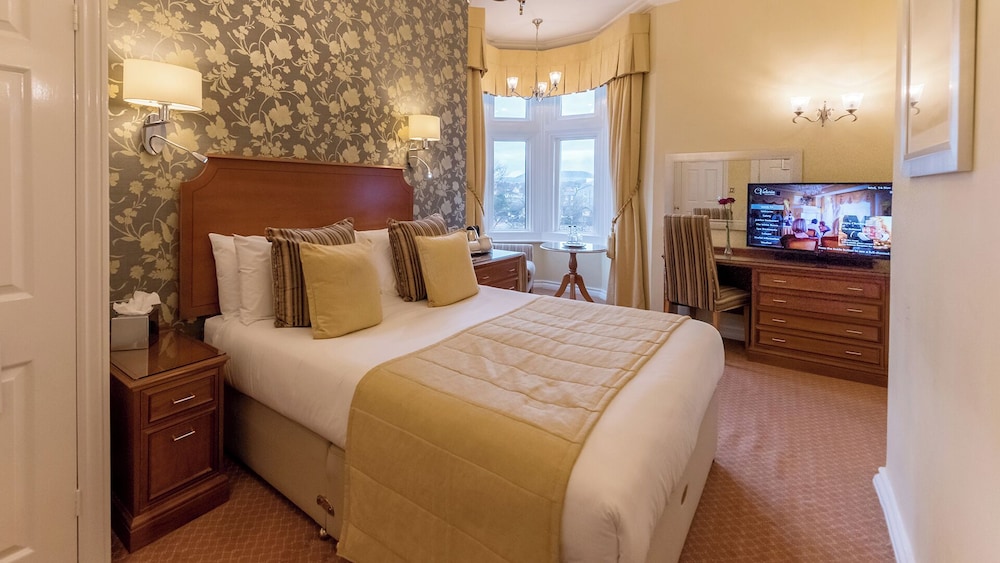The Victoria Hotel 13/38