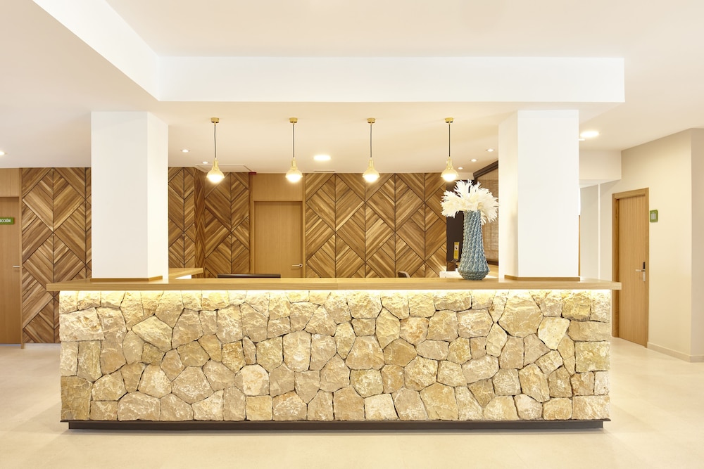 Universal Hotel Castell Royal 11/56