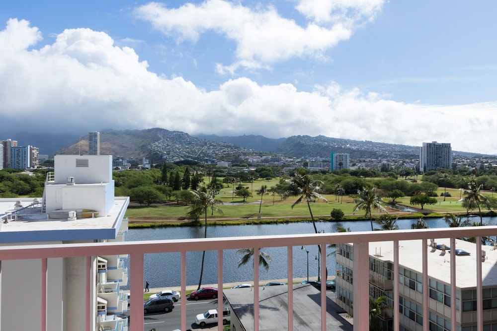 Ilima Hotel 9/63