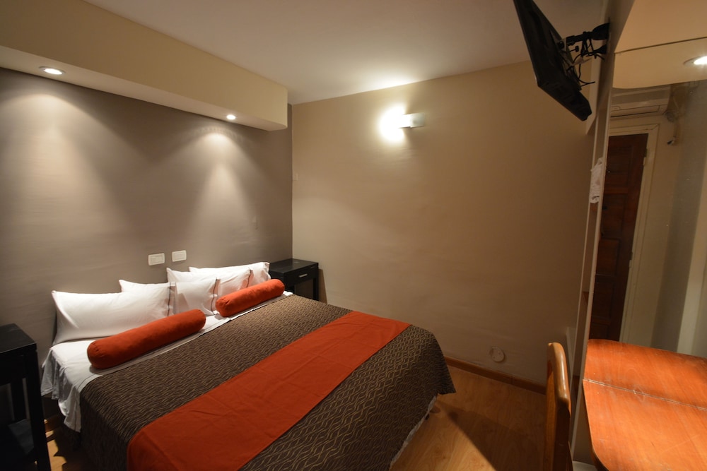 Standard, Queen Bed