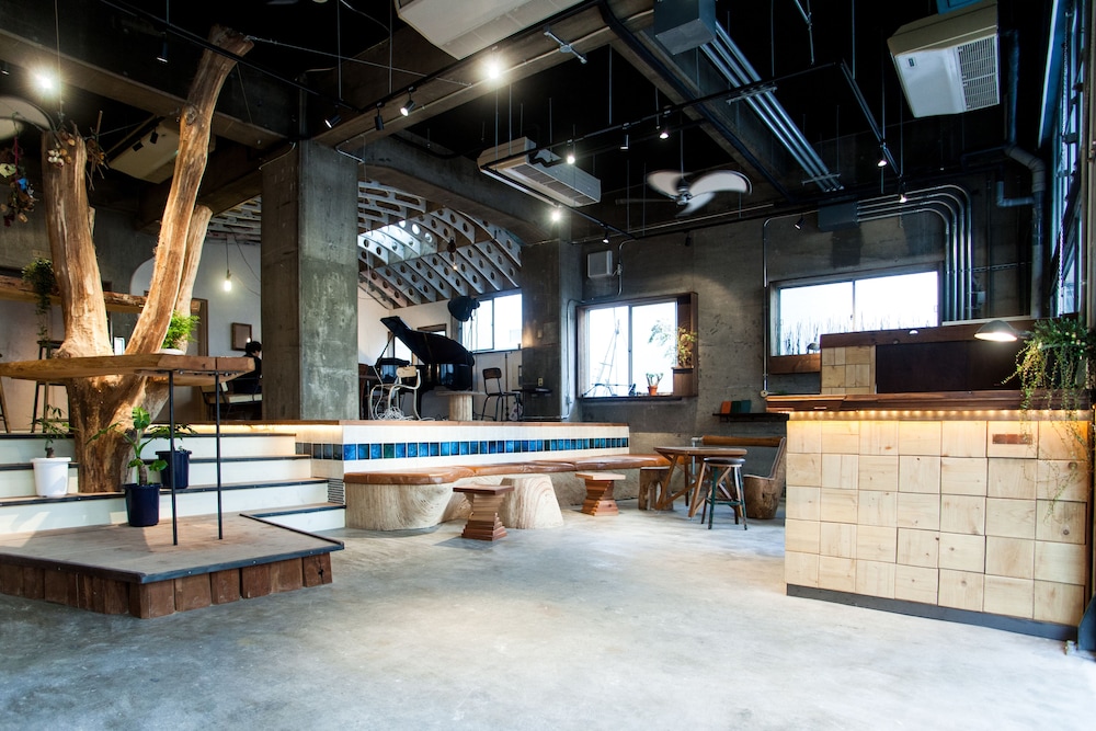 Nui. Hostel & Bar Lounge 7/50