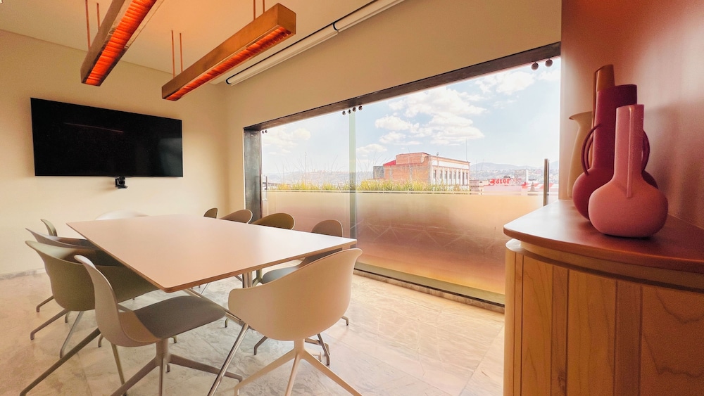 Herencia Hotel By Hosting House 42/50