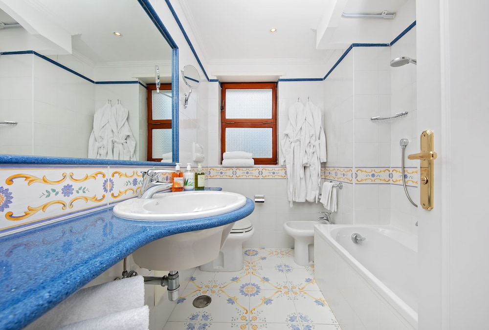Hotel Syrene Capri 28/69