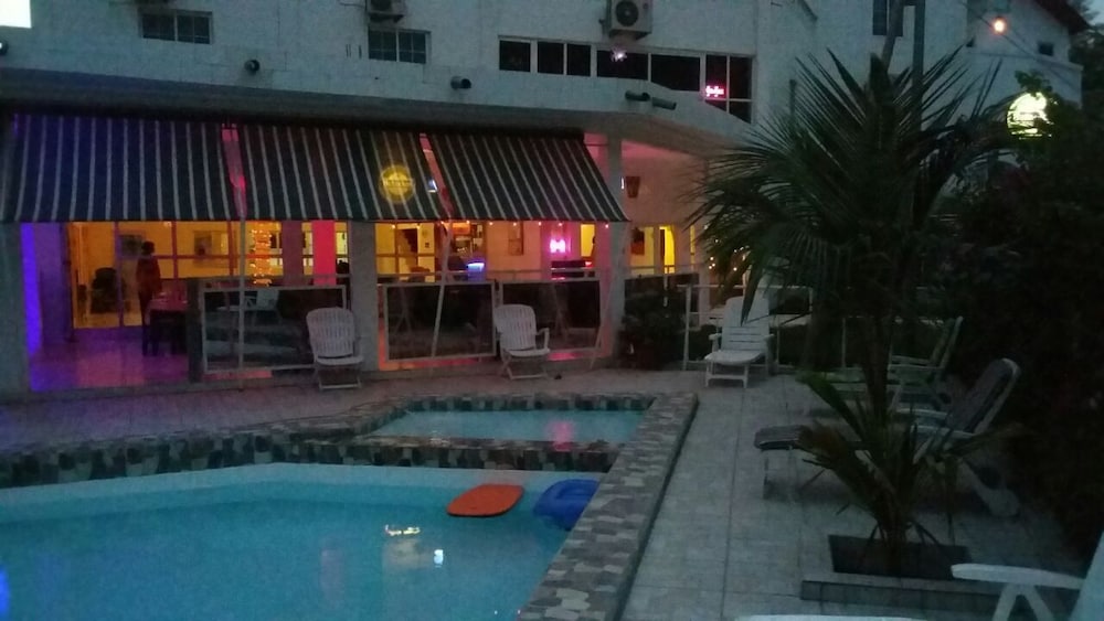 Woodpecker Resort 10/48
