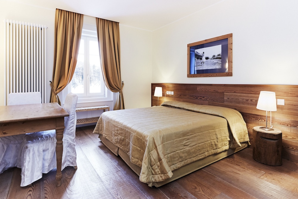 Maloja Palace 27/55