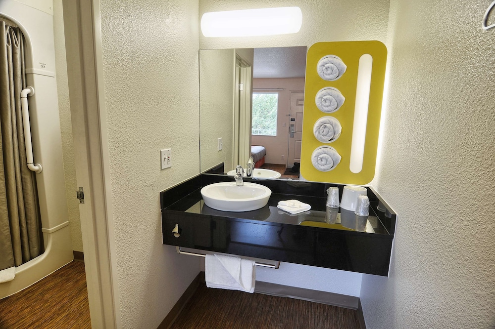 Motel6 Coeur D'Alene, ID 52/55