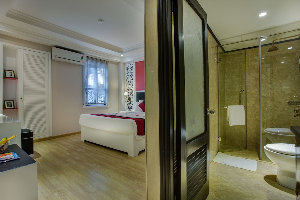 Lavender Central Hotel 34/75