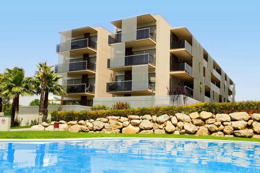 Rentalmar Families Paradise Village 3/43