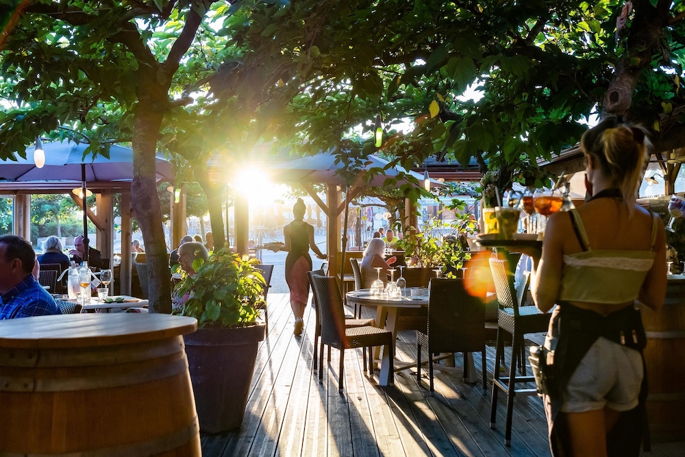 Logis Hotel le Grill de l'Ocean 48/51