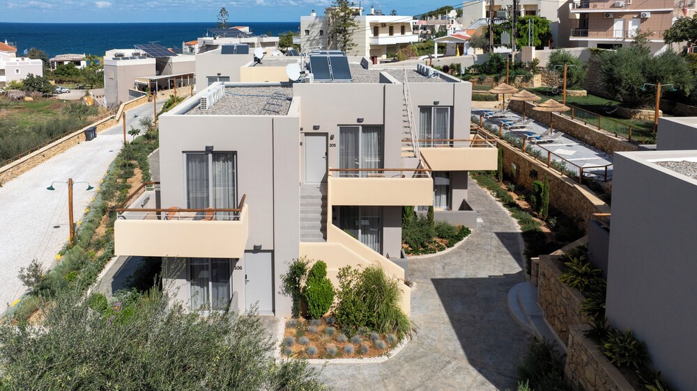 Villaggio Mare Suites 1/60