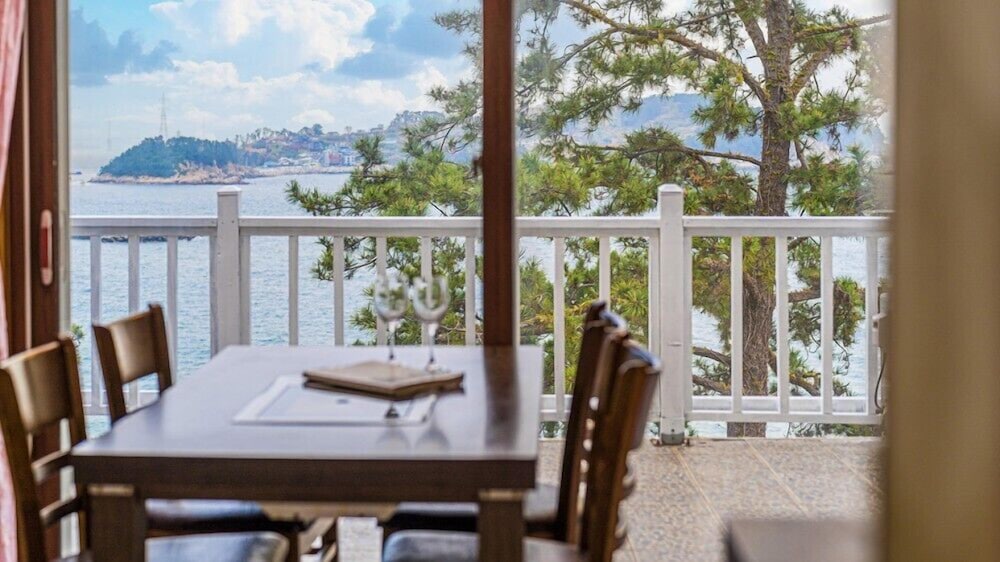 Geoje White O Pension 36/50