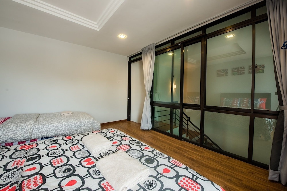 New Corner Shamrock Beach Villas Seaview 5/58