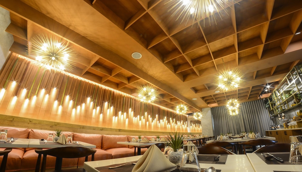 Ironwood Hotel 37/52