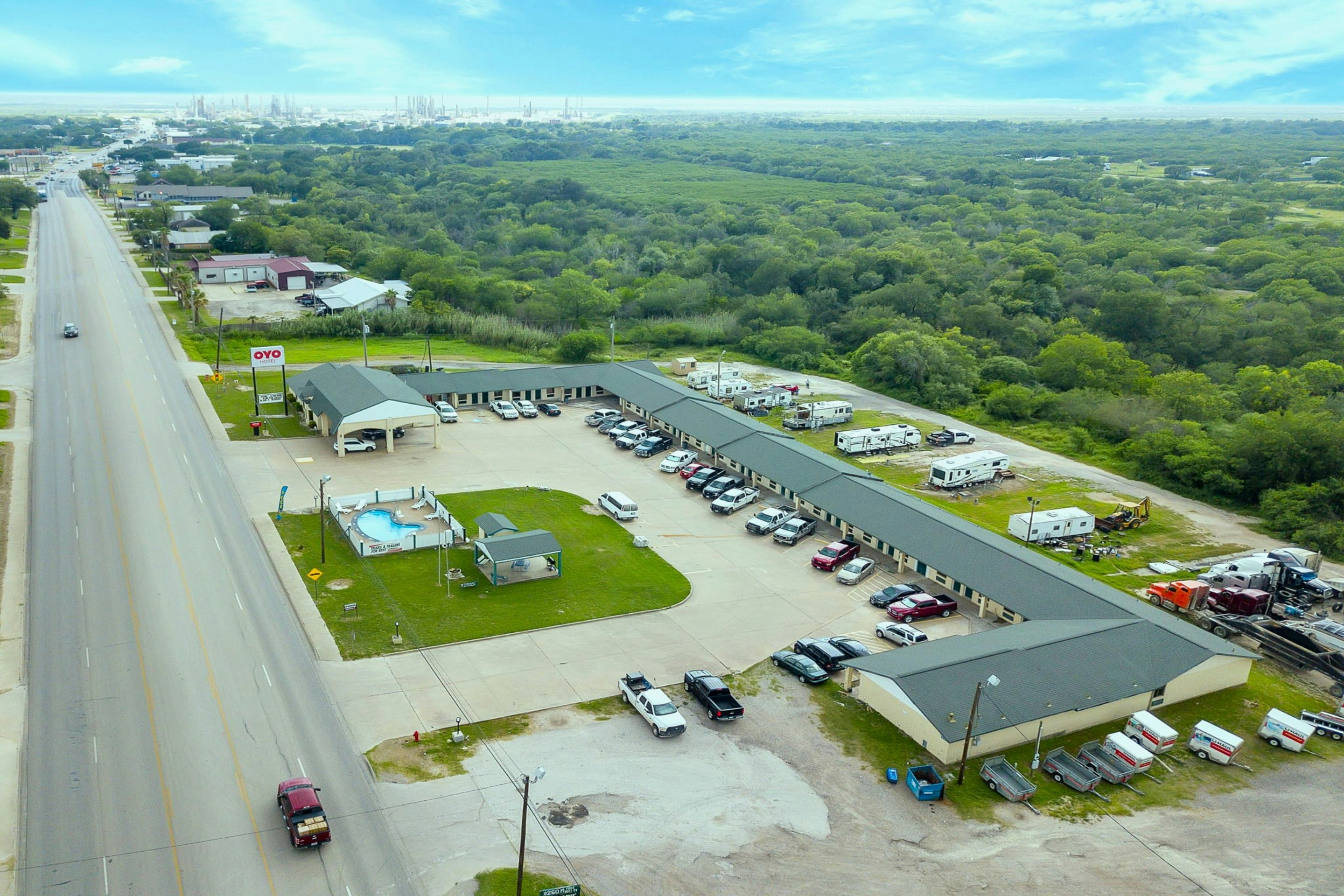 Three Rivers Executive Inn & Suites By OYO in THREE RIVERS - TX