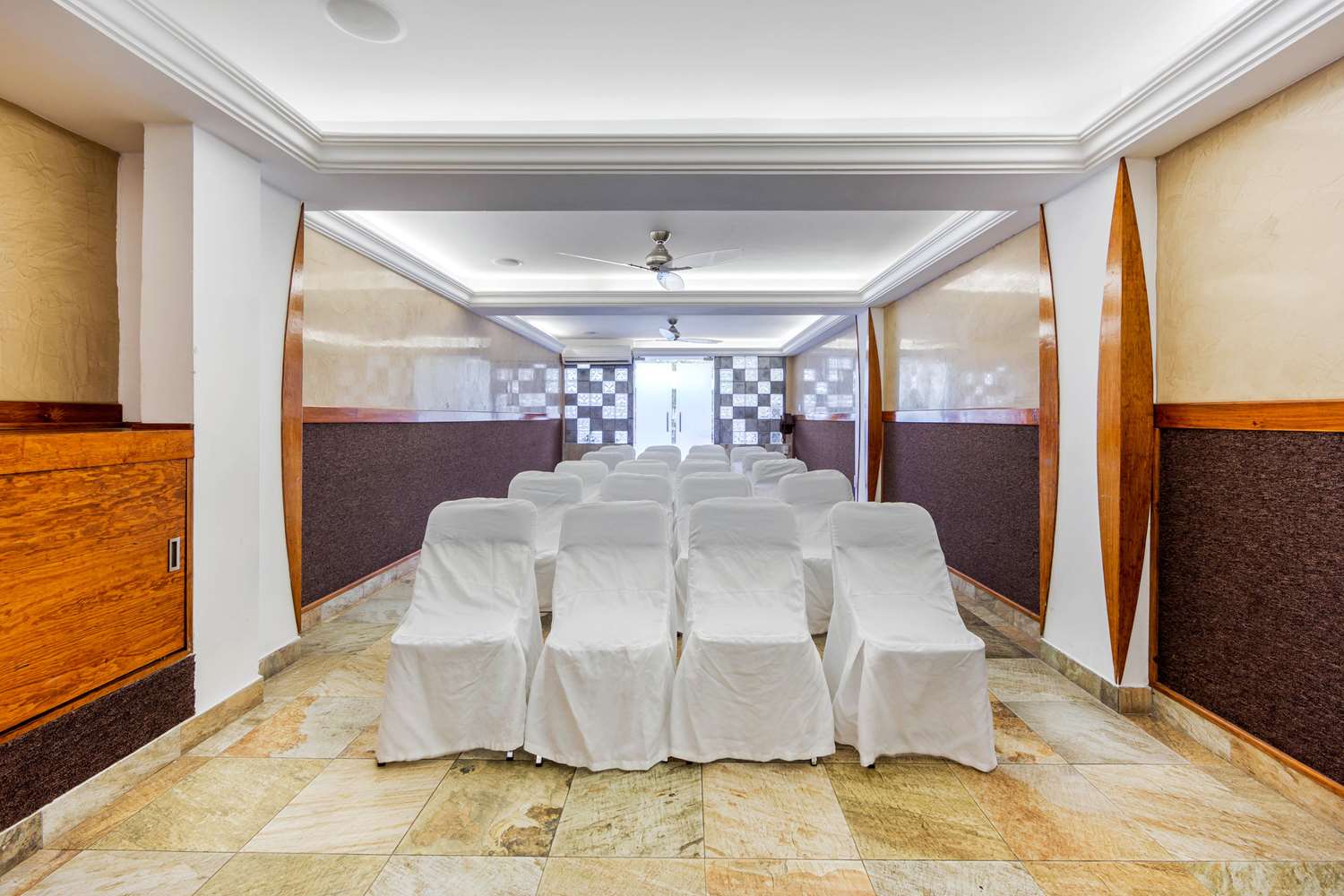 Eco City Hotel 8/22