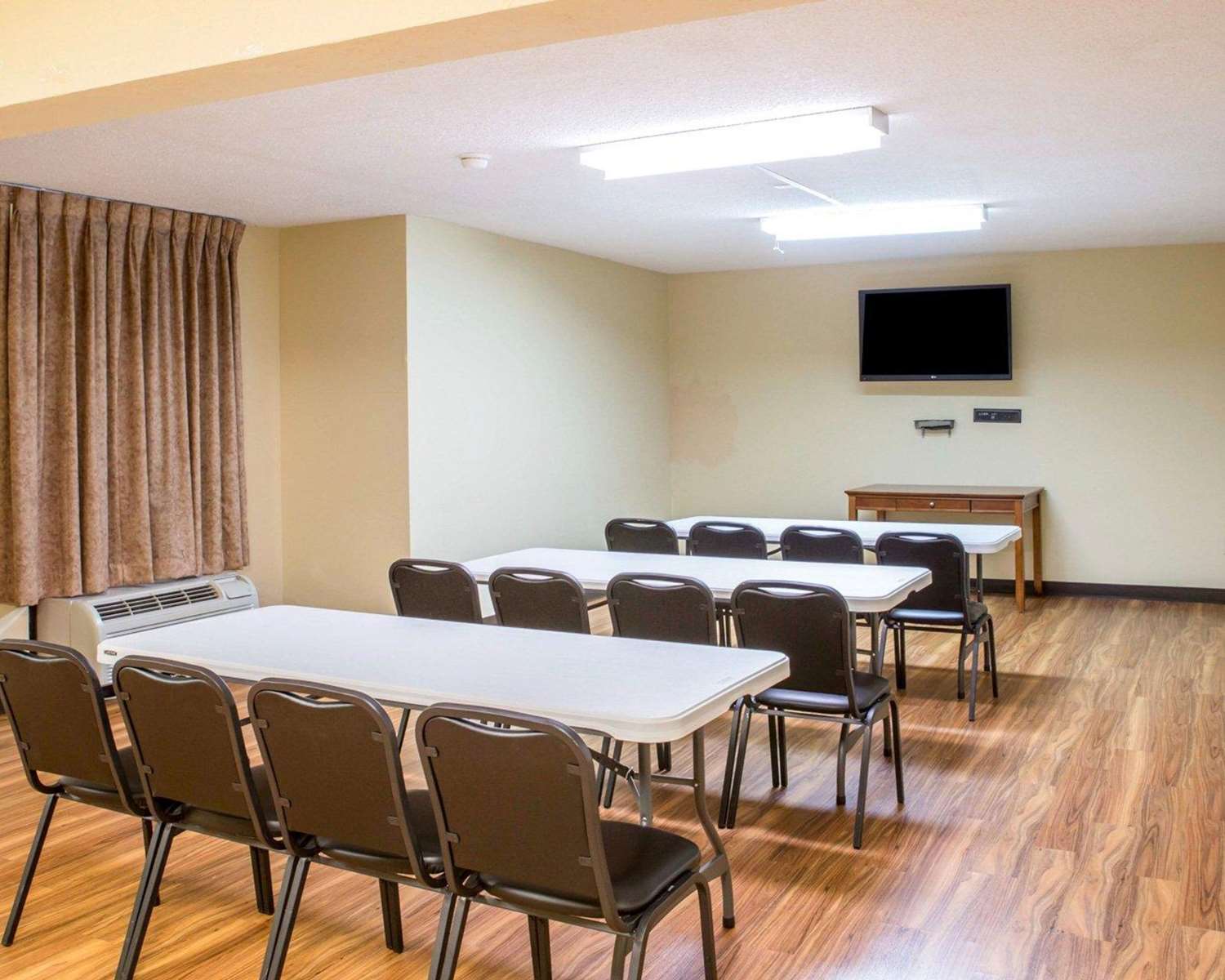 Quality Inn Merchants Drive 35/42