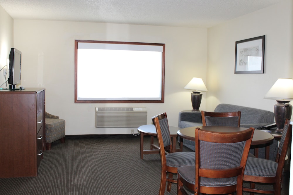AmericInn by Wyndham Windsor Ft. Collins 54/62