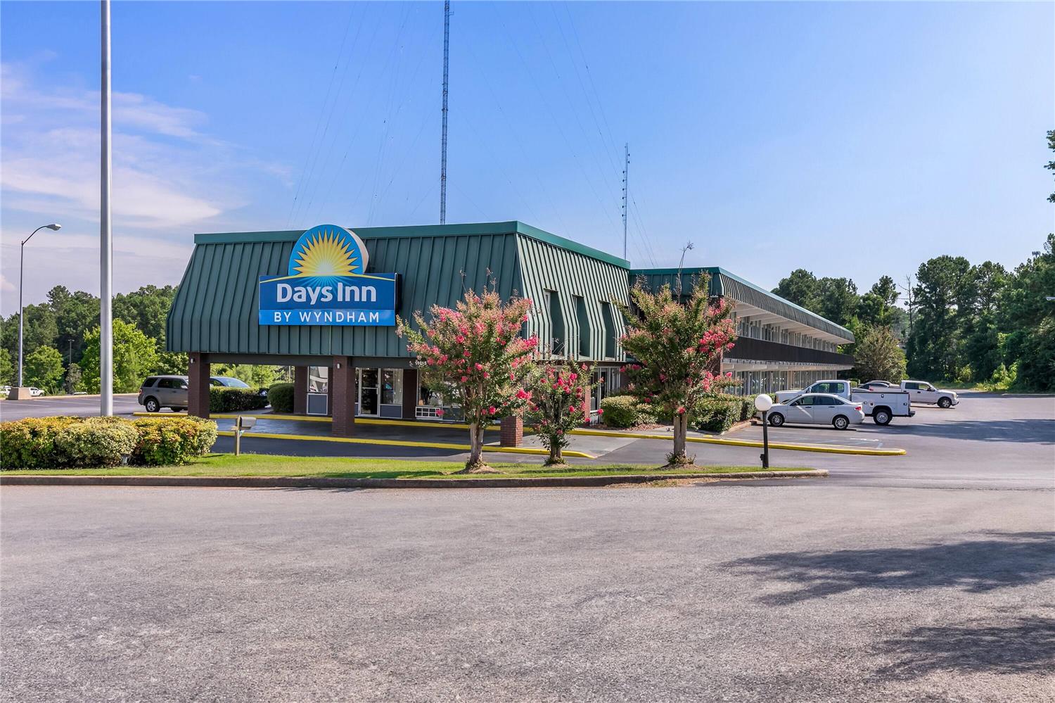 Days Inn by Wyndham Seneca 4/25