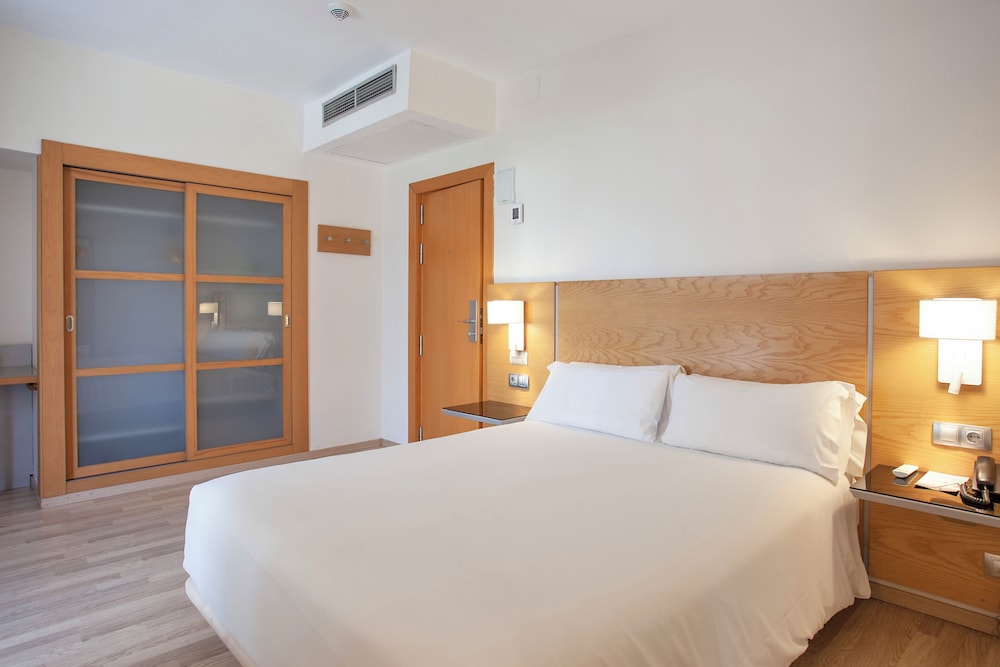 غرفة قياسية بسرير مزدوج بإطلالة على المدينة بشرفة، Hotel Artiem Capri 7/10
