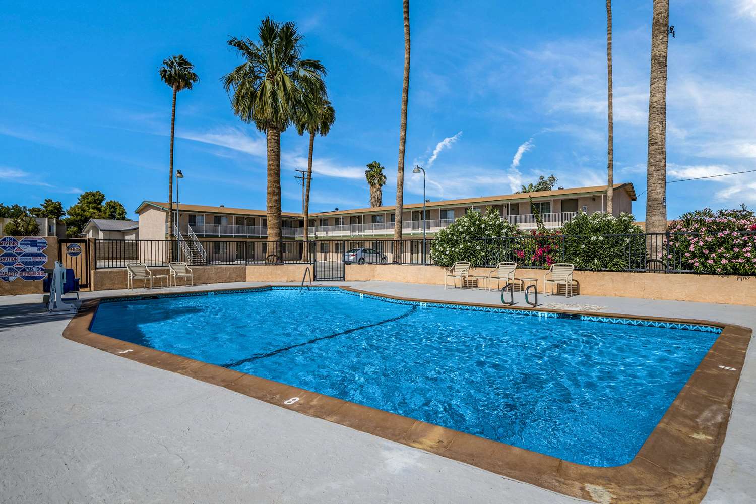 Rodeway Inn & Suites Blythe I-10, CA 8/10