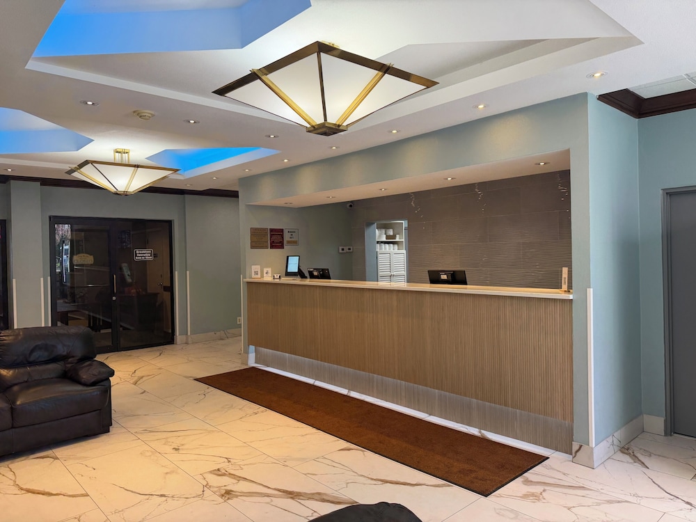 Hilltop Inn & Suites 3/15