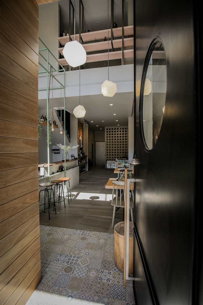 Sugar Ohana Poshtel 53/67