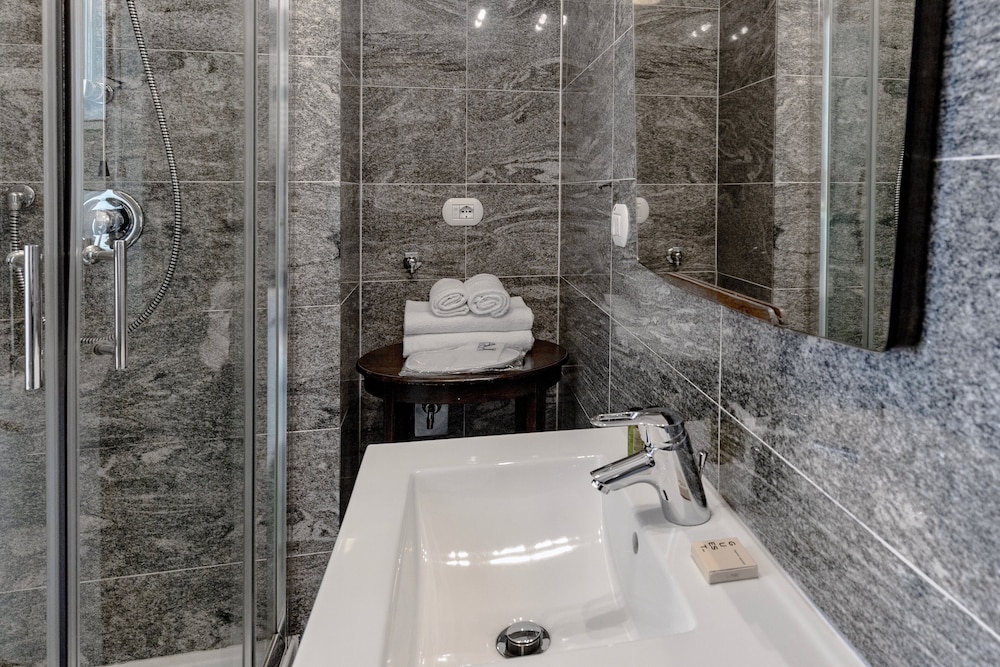 Aiello Suites Executive 28/29