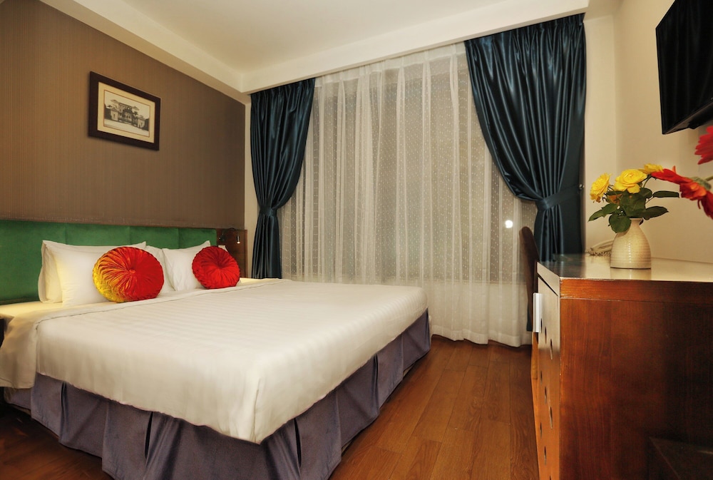 Aviary Hanoi Hotel and Travel 11/41