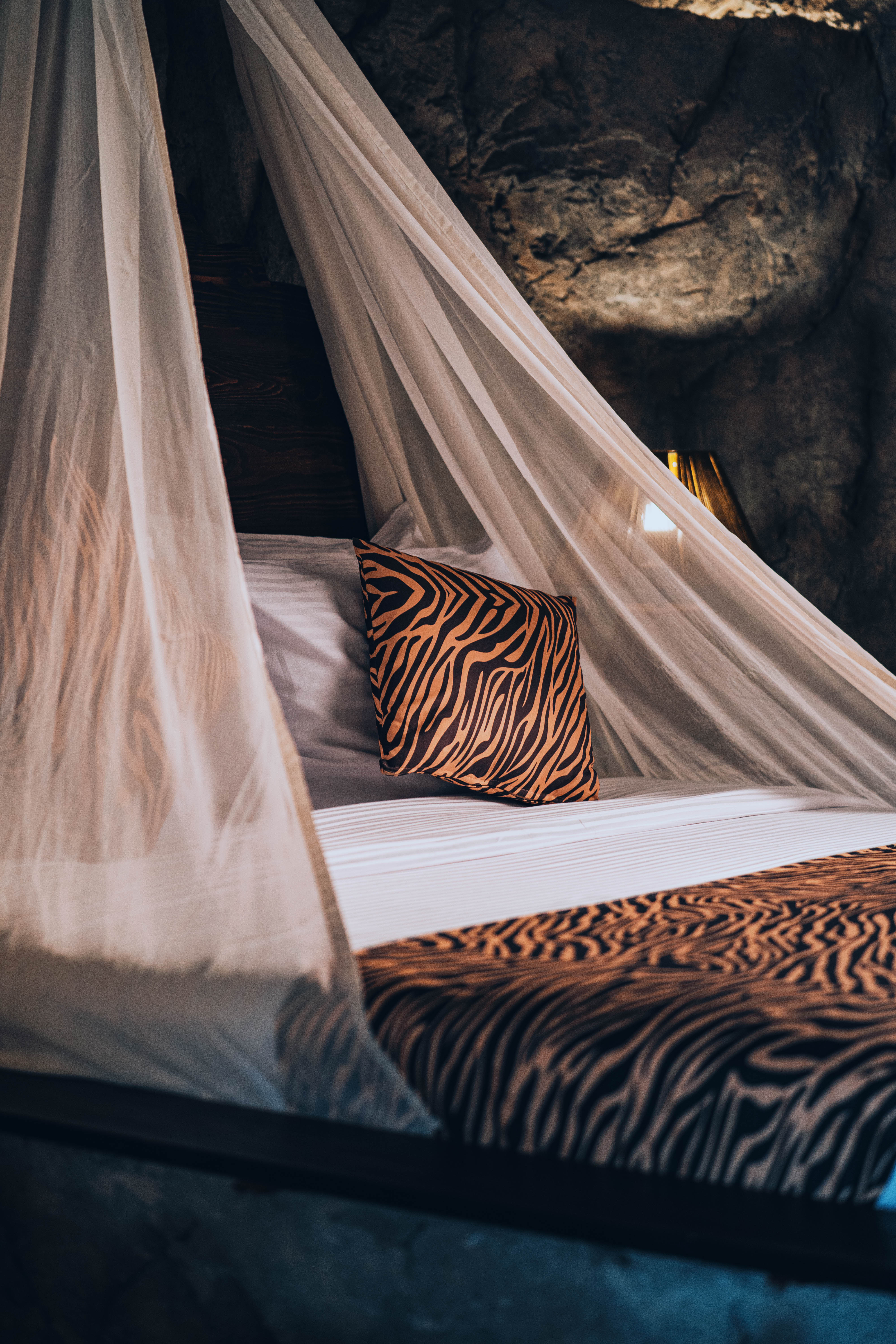 Cave, Double Bed
