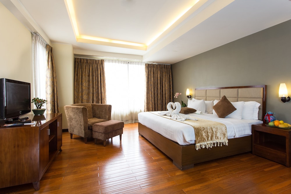 Armada Hotel Manila 12/49