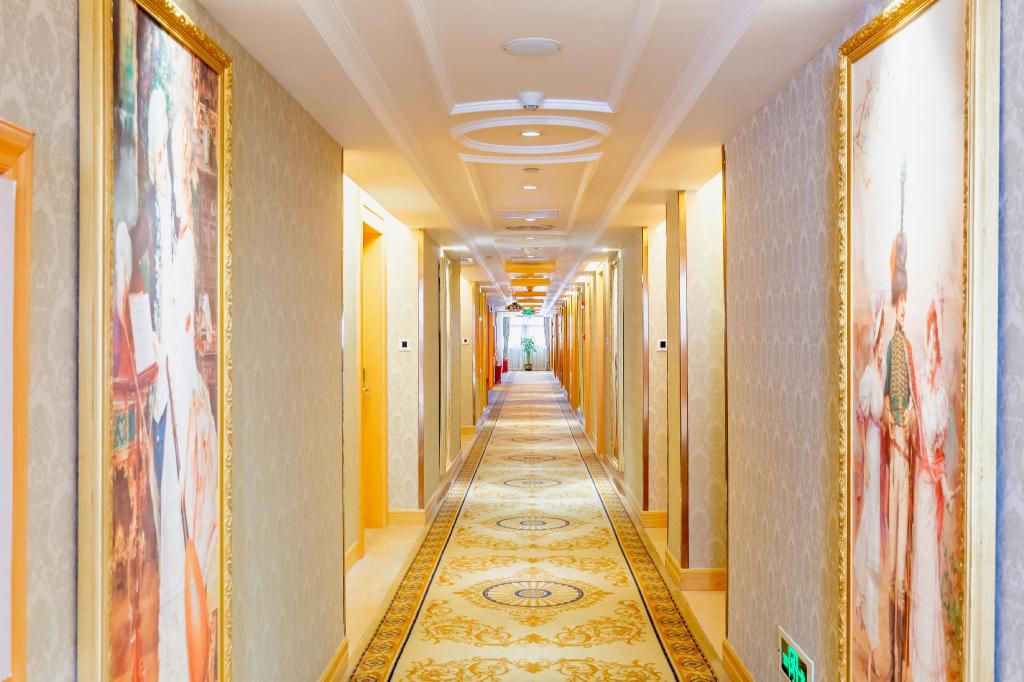 Vienna Hotel (Shenzhen Shanglilang Metro Station) 44/60