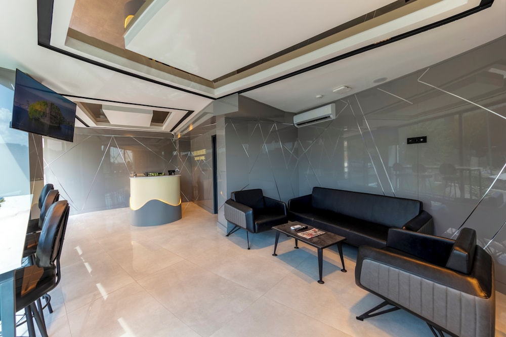 The Private Airport Hotel 33/50