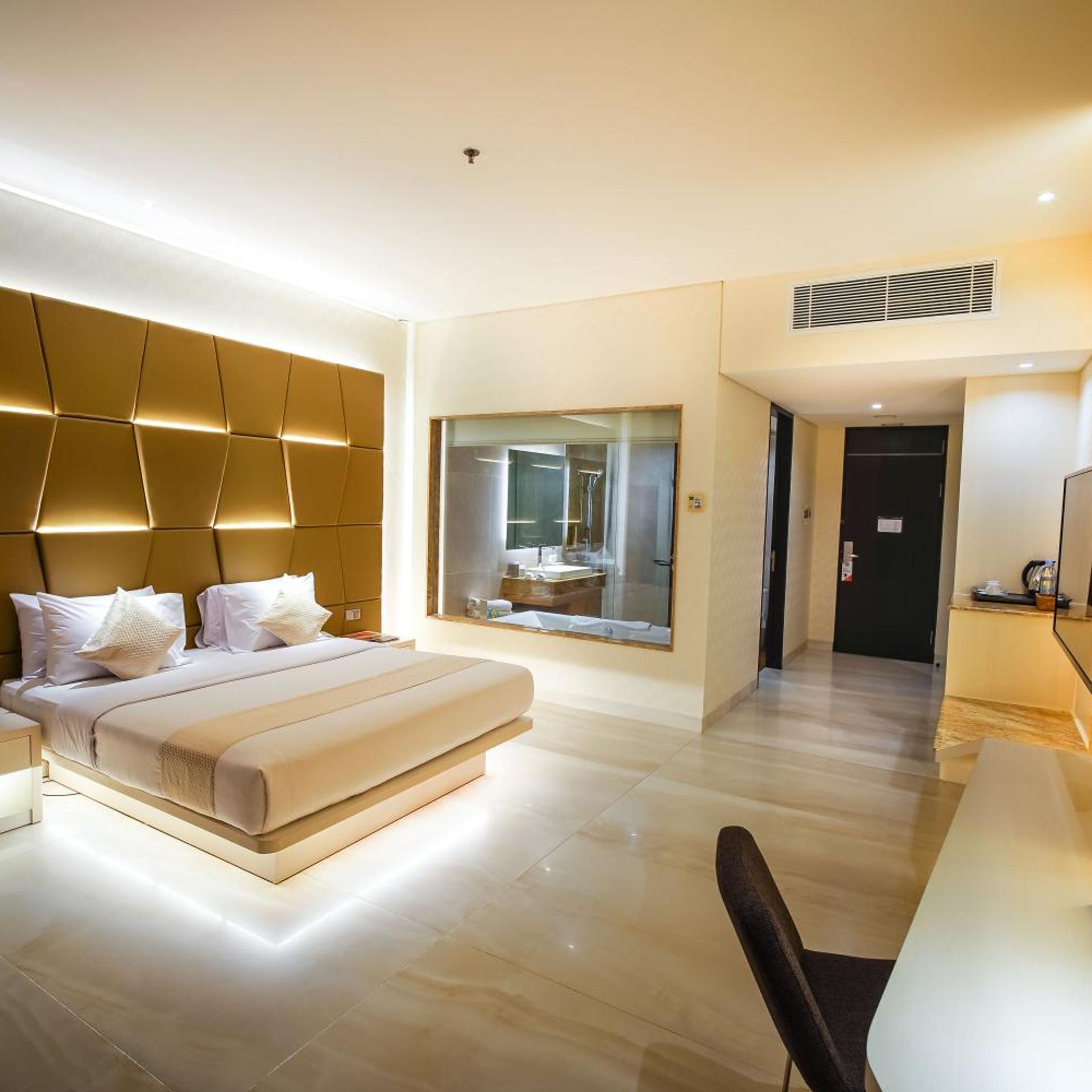 Plus, Deluxe, Bathtub