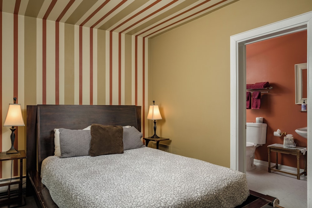 Queen Anne Bed And Breakfast 14/70