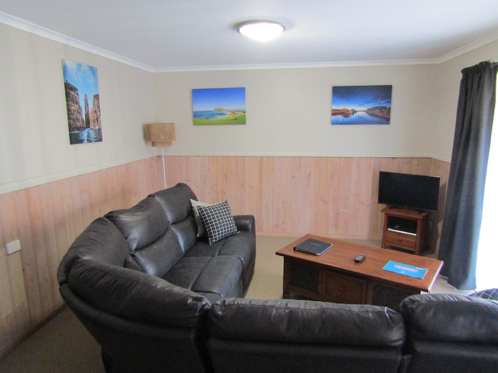 THE CRAYS ACCOMMODATION 18/46