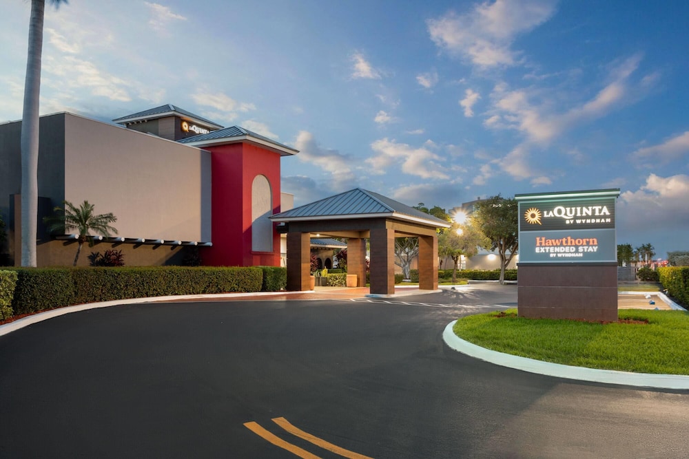Hawthorn Extended Stay by Wyndham Ft Lauderdale Cypress Crk 40/46