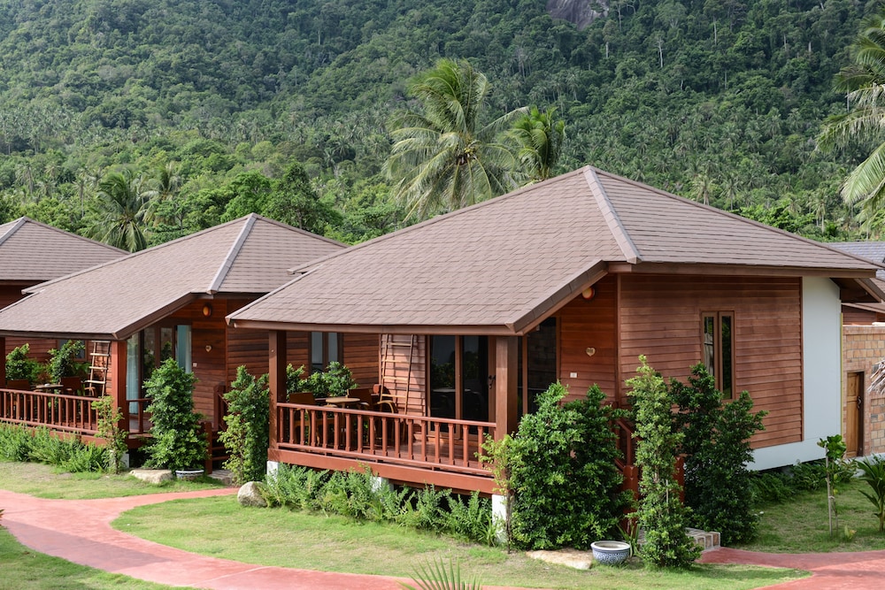 Pingchan Beachfront Resort 6/50