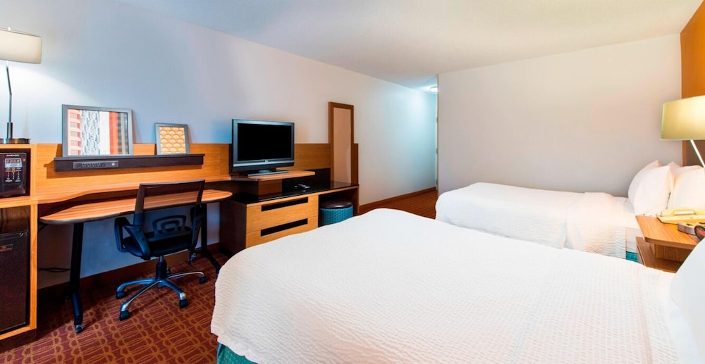 Fairfield Inn Suites By Marriott Ft Myers Cape Coral 12/50